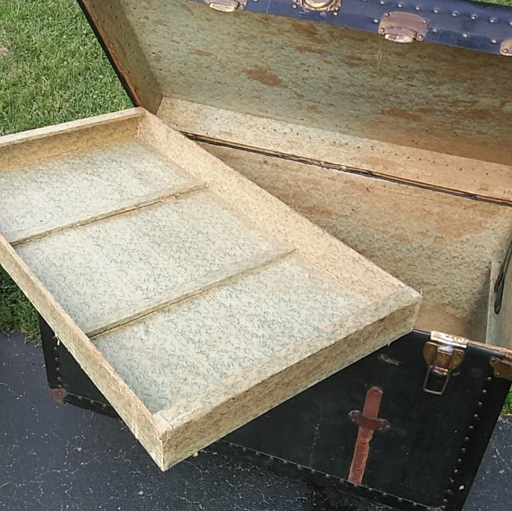 Steamer trunk - Picture 4 of 4